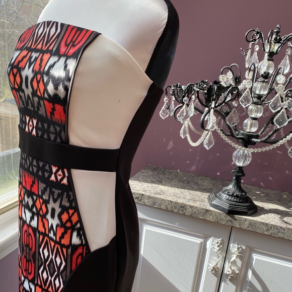 Geometric strapless dress - Picture 2 of 7